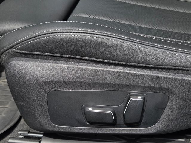 2025 BMW 2 Series 230i