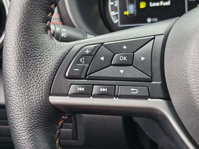 2022 Nissan Kicks SR