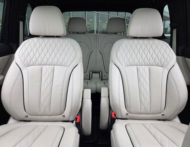 2021 BMW X7 M50i