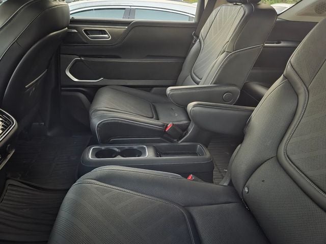 2025 INFINITI QX80 LUXE
