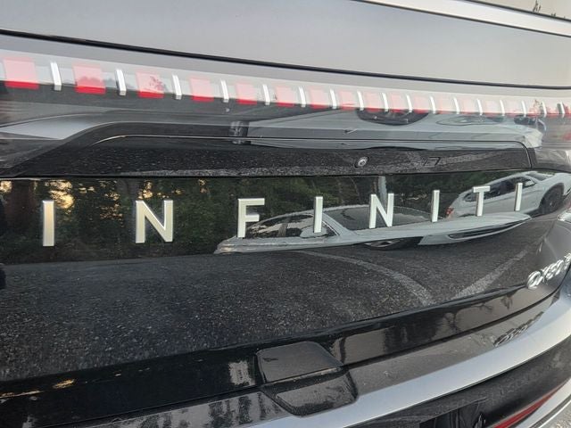 2025 INFINITI QX80 LUXE