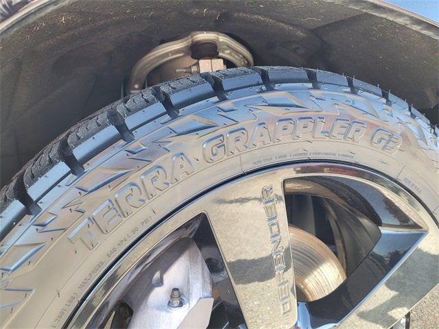 2023 Land Rover Defender 130 X-Dynamic SE