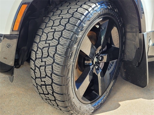 2023 Land Rover Defender 130 X-Dynamic SE