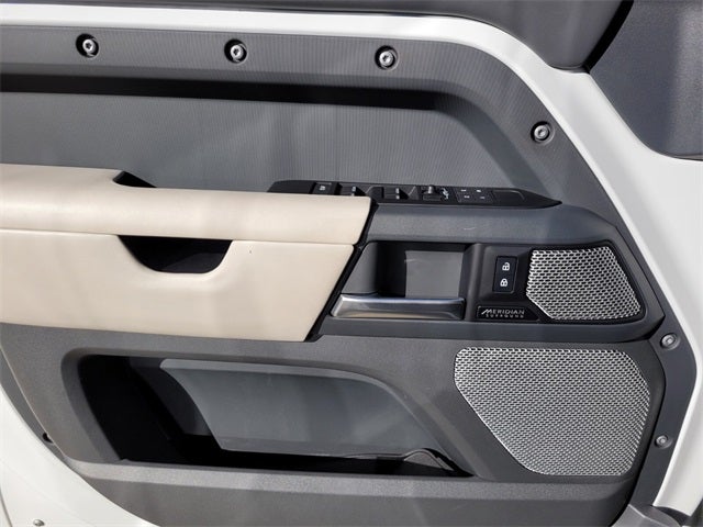 2023 Land Rover Defender 130 X-Dynamic SE