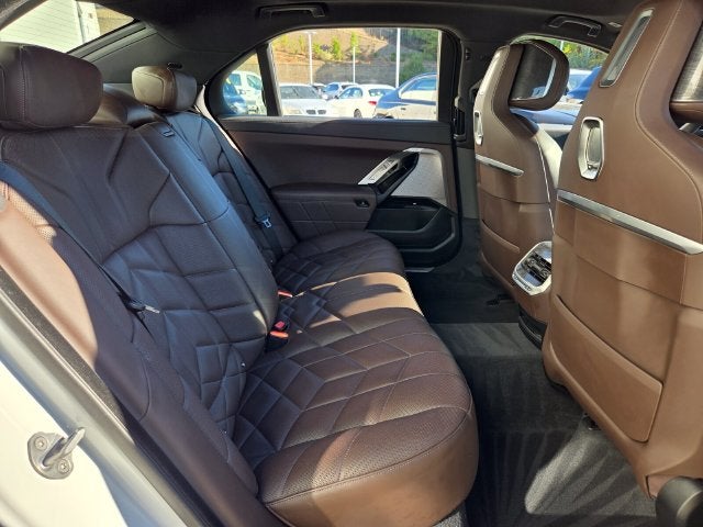 2024 BMW 7 Series 760i xDrive