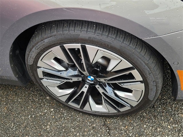 2025 BMW 5 Series 530i