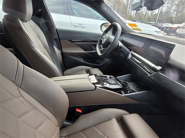 2025 BMW 5 Series 530i