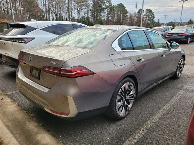 2025 BMW 5 Series 530i