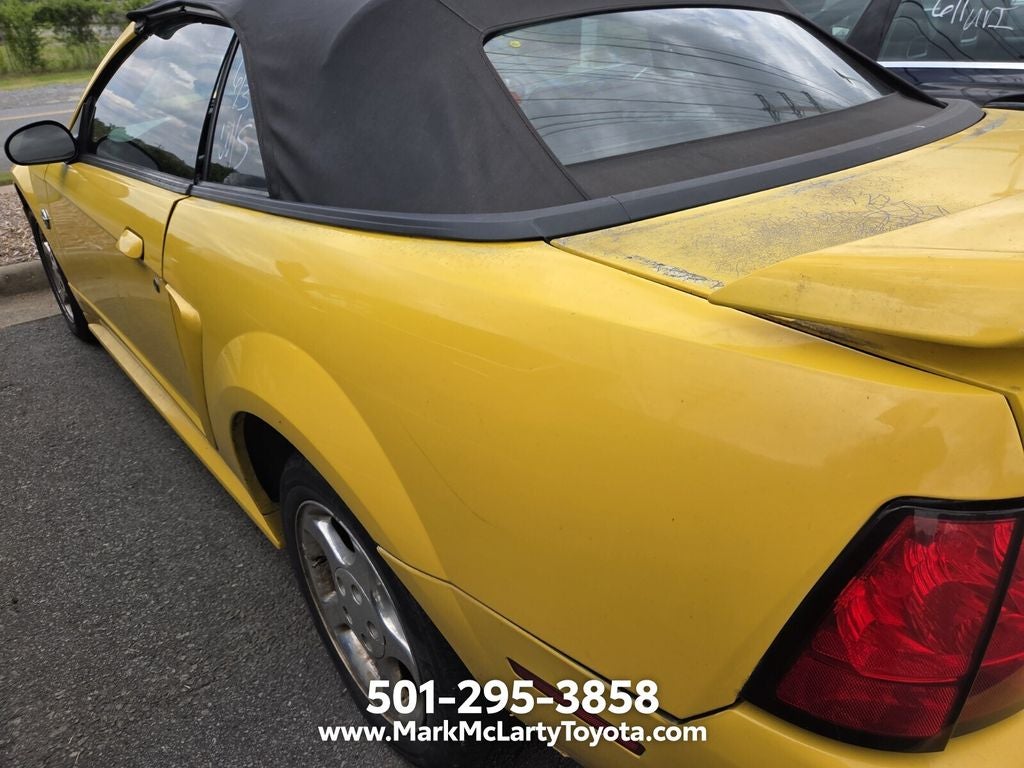 2004 Ford Mustang V6