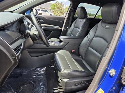 2023 Cadillac XT4 Premium Luxury