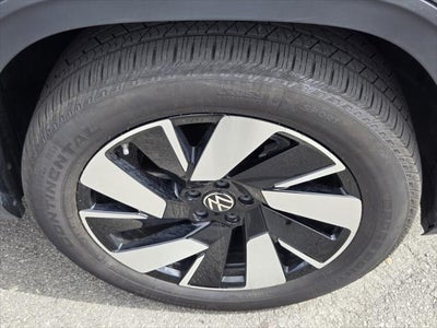 2025 Volkswagen Atlas Cross Sport 2.0T SE w/Technology