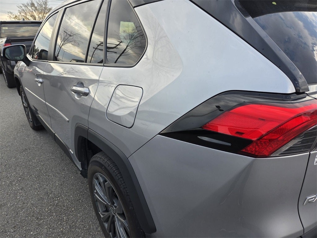 2023 Toyota RAV4 HYBRID XLE Premium