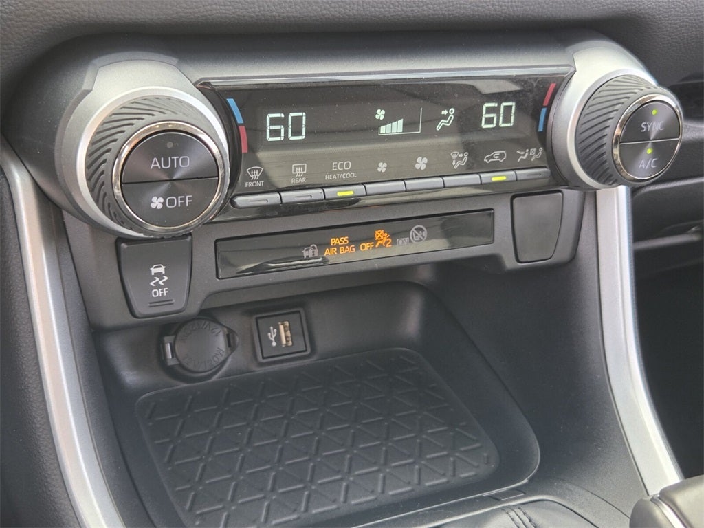 2025 Toyota RAV4 HYBRID XLE Premium