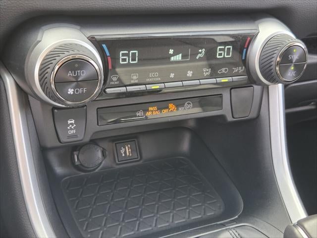 2025 Toyota RAV4 HYBRID XLE Premium