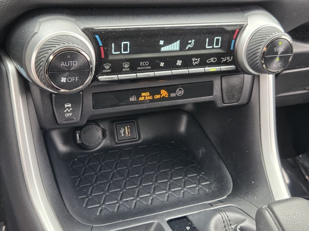 2025 Toyota RAV4 HYBRID LE