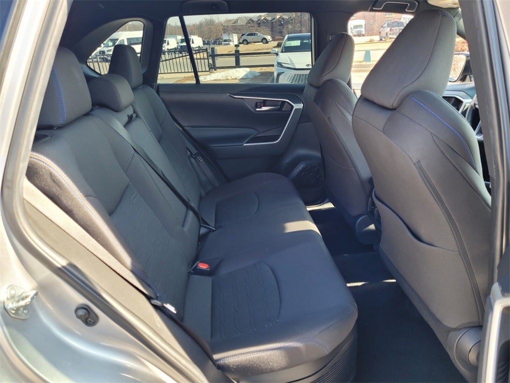 2022 Toyota RAV4 HYBRID SE