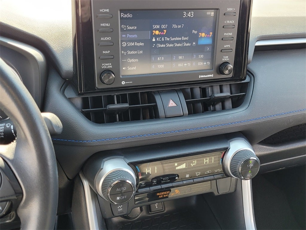 2022 Toyota RAV4 HYBRID SE