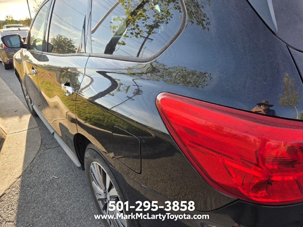 2020 Nissan Pathfinder SV