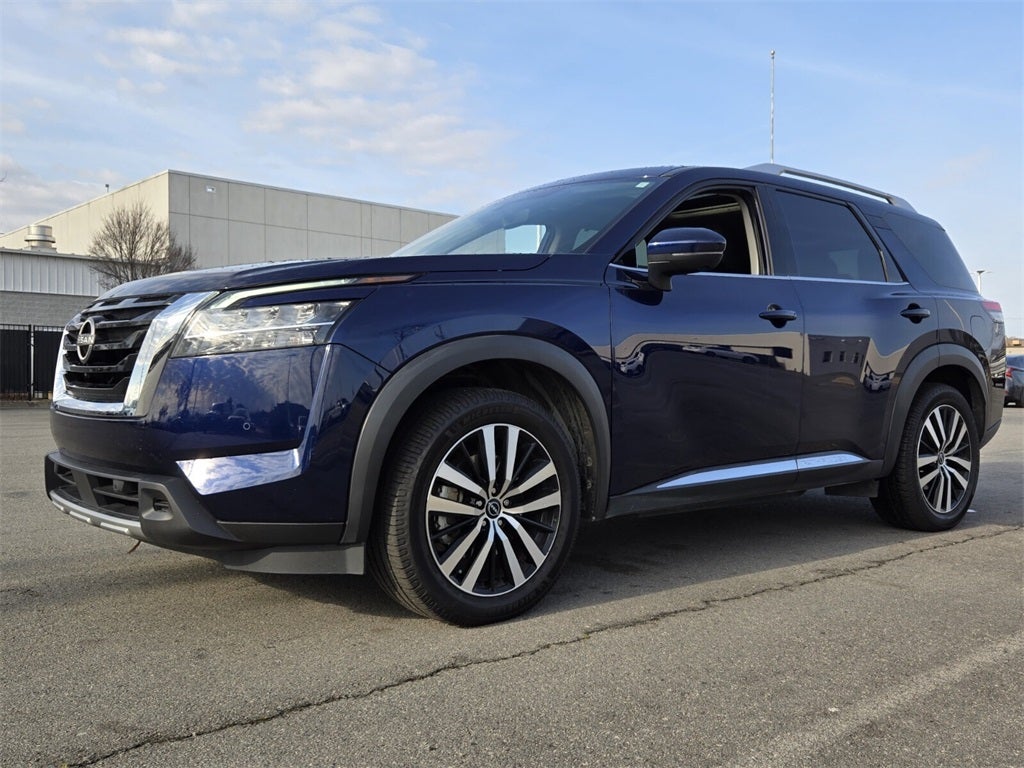 2023 Nissan Pathfinder Platinum