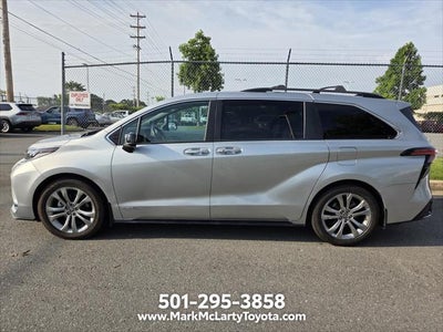 2021 Toyota SIENNA XSE XSE 7 Passenger