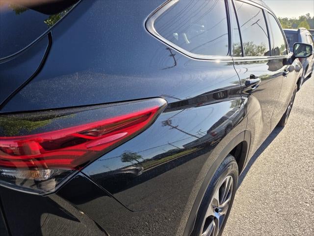 2022 Toyota HIGHLANDER HYBRD XLE