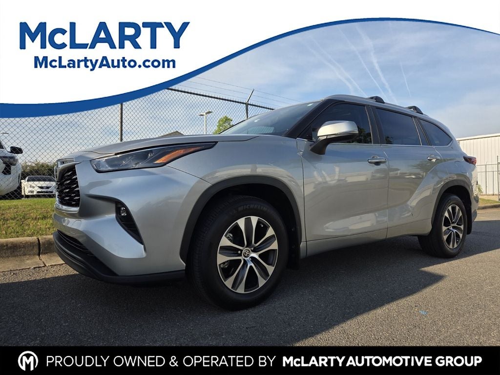 2024 Toyota HIGHLANDER LE