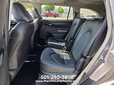 2025 Toyota Highlander XLE
