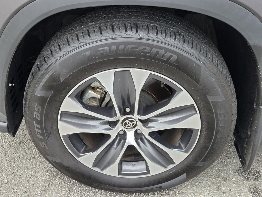 2024 Toyota HIGHLANDER XLE