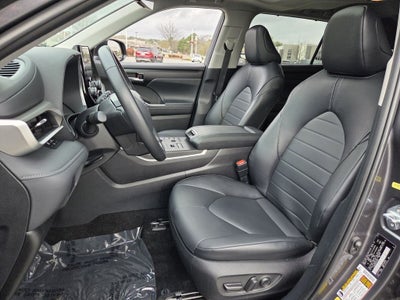 2025 Toyota HIGHLANDER XLE