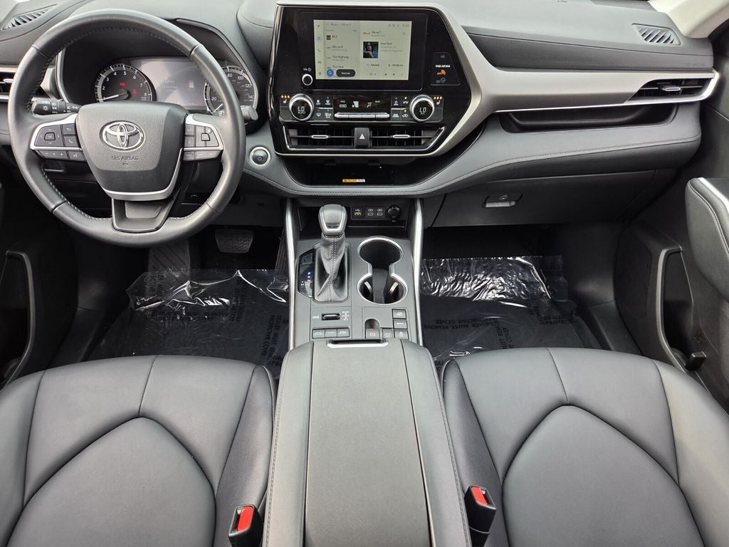 2025 Toyota HIGHLANDER XLE