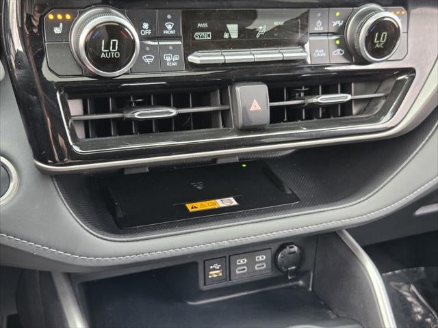 2025 Toyota HIGHLANDER XLE