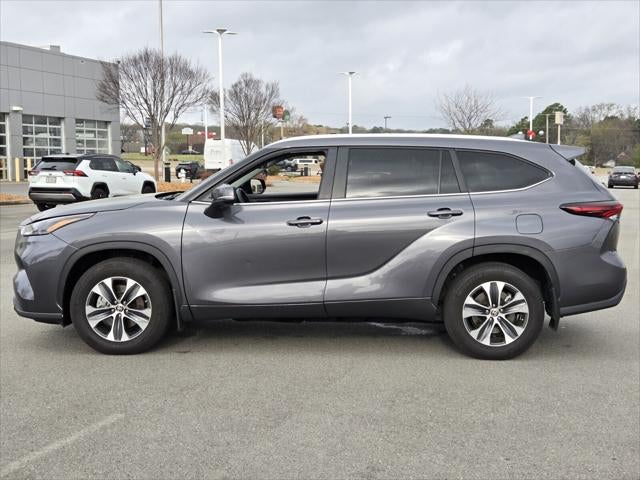 2025 Toyota HIGHLANDER XLE