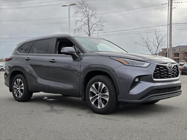2025 Toyota HIGHLANDER XLE