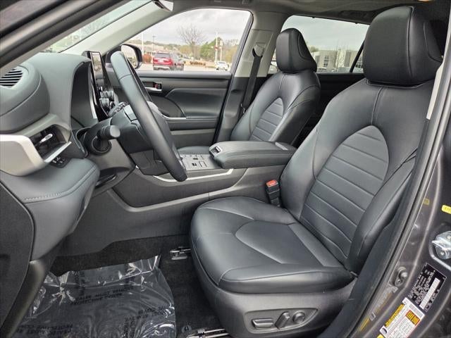 2025 Toyota HIGHLANDER XLE