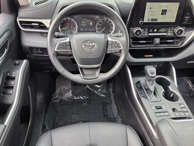 2025 Toyota HIGHLANDER XLE