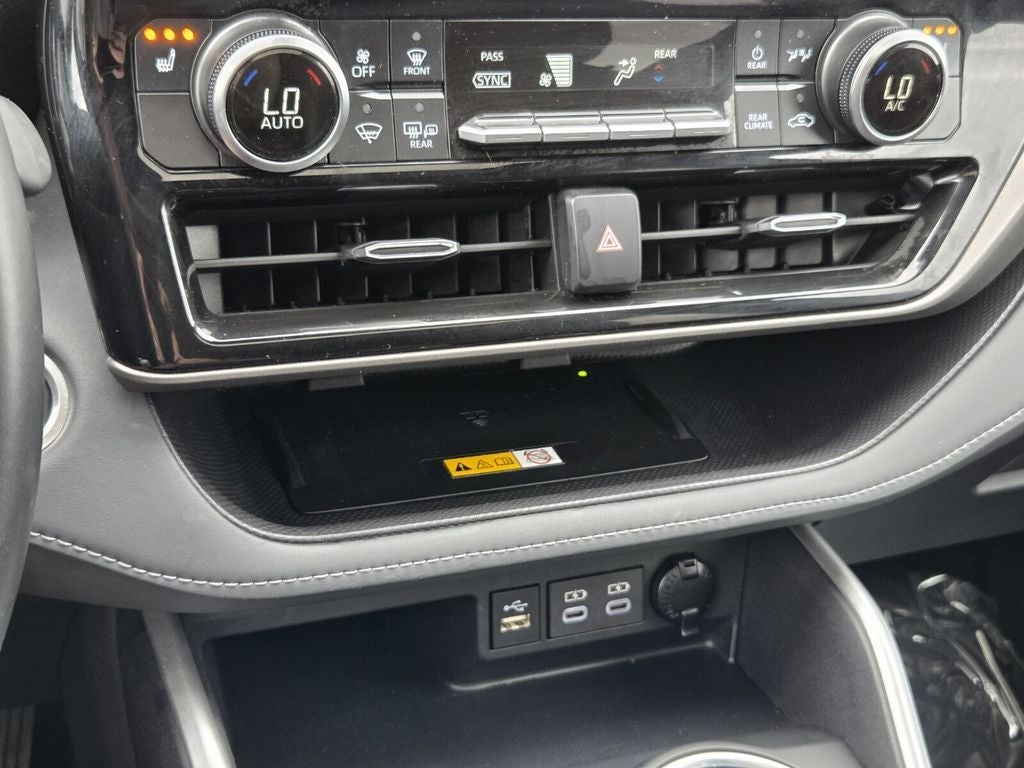 2025 Toyota HIGHLANDER XLE
