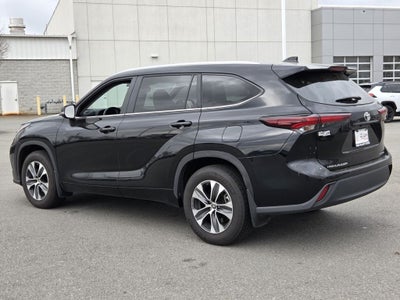 2025 Toyota HIGHLANDER XLE