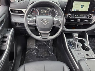 2025 Toyota HIGHLANDER XLE