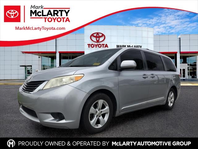 2013 Toyota SIENNA LE 3.5L LE 8 Passenger