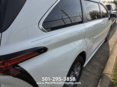 2021 Toyota Sienna LE 8 Passenger