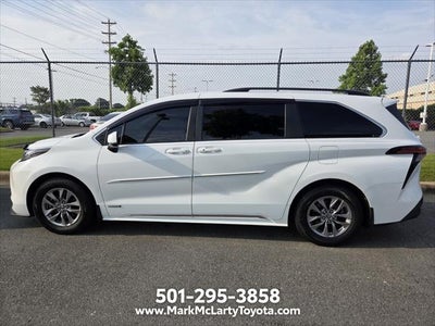 2021 Toyota Sienna LE 8 Passenger