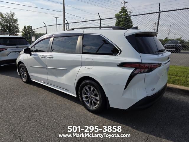 2021 Toyota Sienna LE 8 Passenger
