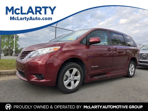 2017 Toyota SIENNA LE 3.5L LE 7 Passenger