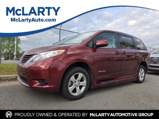 2017 Toyota SIENNA LE 3.5L LE 7 Passenger