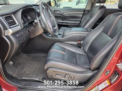 2019 Toyota Highlander SE