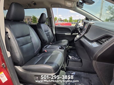 2019 Toyota Sienna SE 8 Passenger