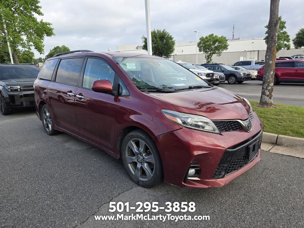 2019 Toyota Sienna SE 8 Passenger