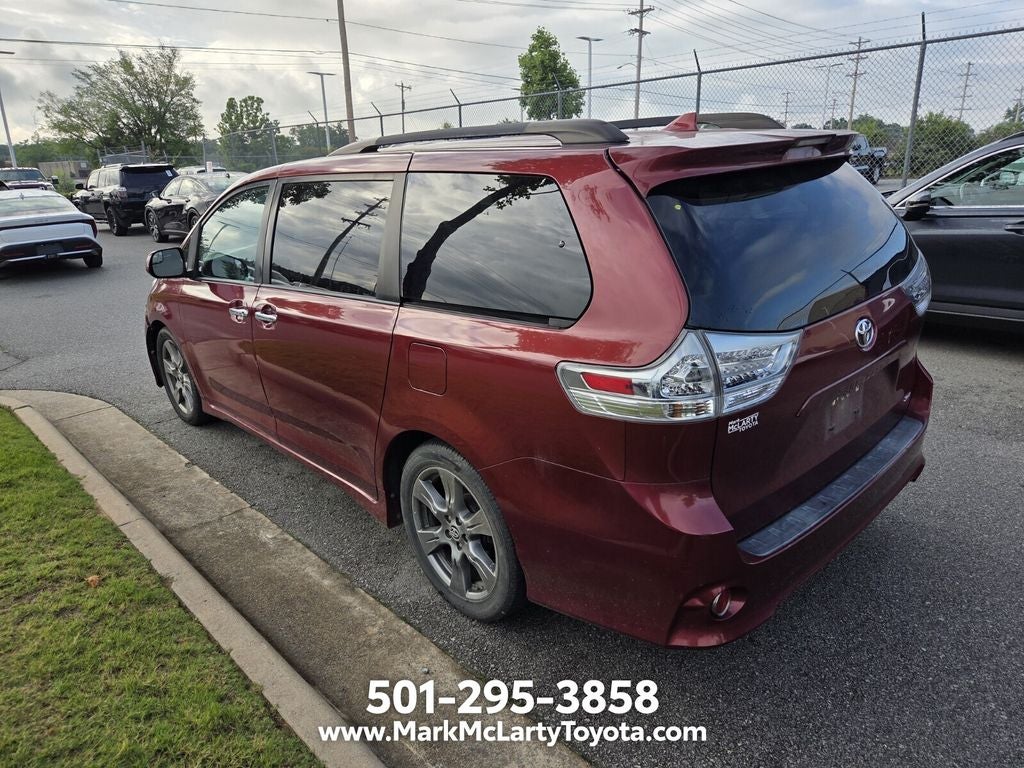 2019 Toyota Sienna SE 8 Passenger