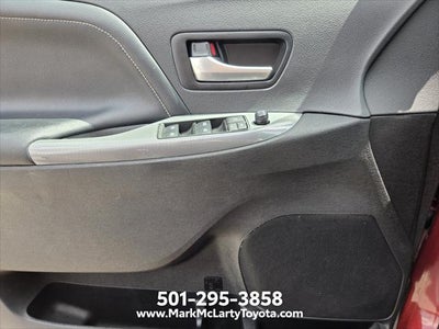 2019 Toyota Sienna SE 8 Passenger