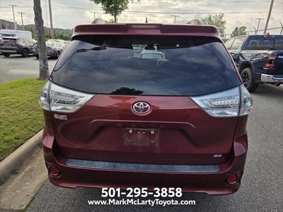 2019 Toyota Sienna SE 8 Passenger